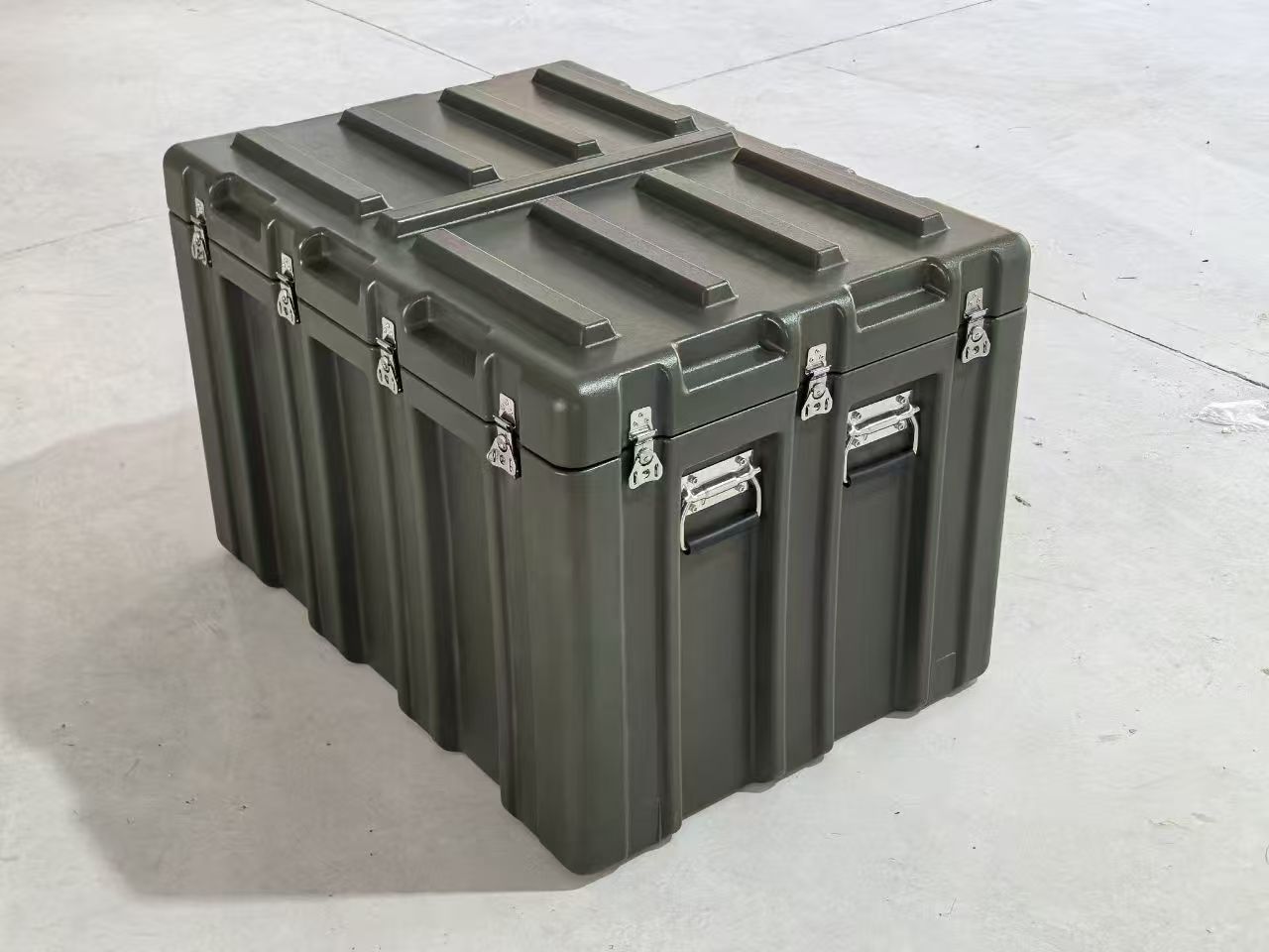 Rotomolded transport case