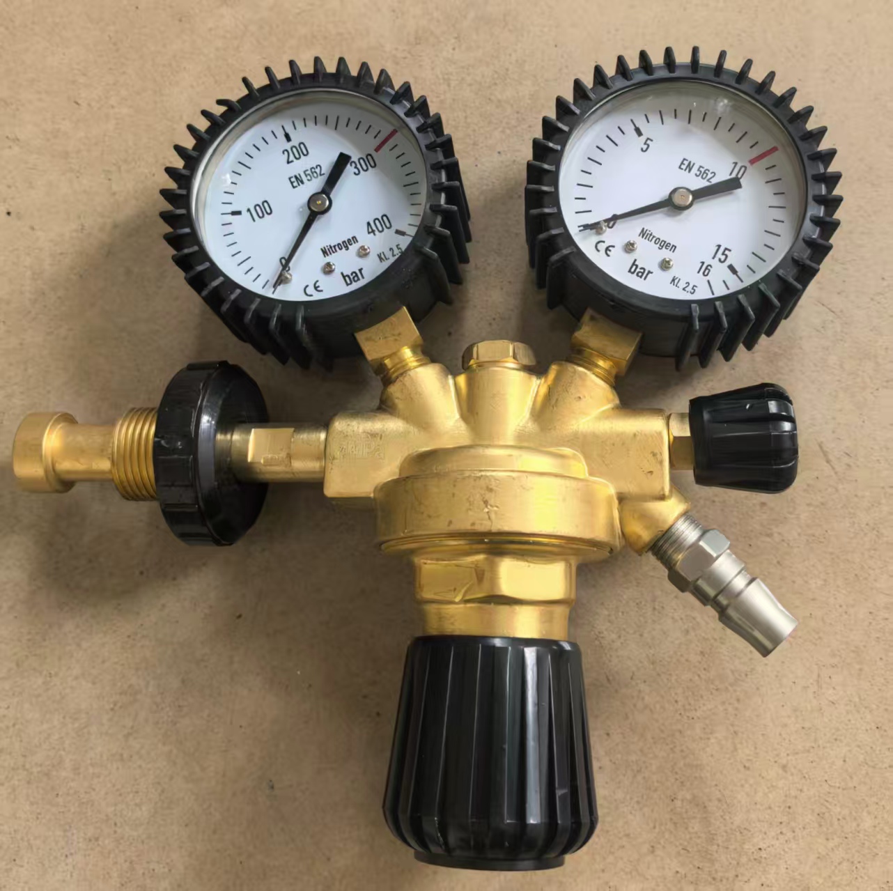 Adjustable pressure reducer
