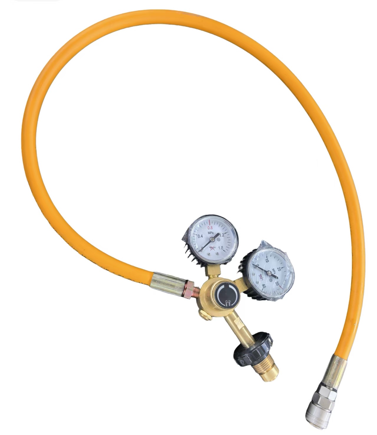 Fixed rated pressure reducer