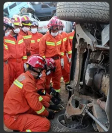 Car accident rescue with lifting air cushion