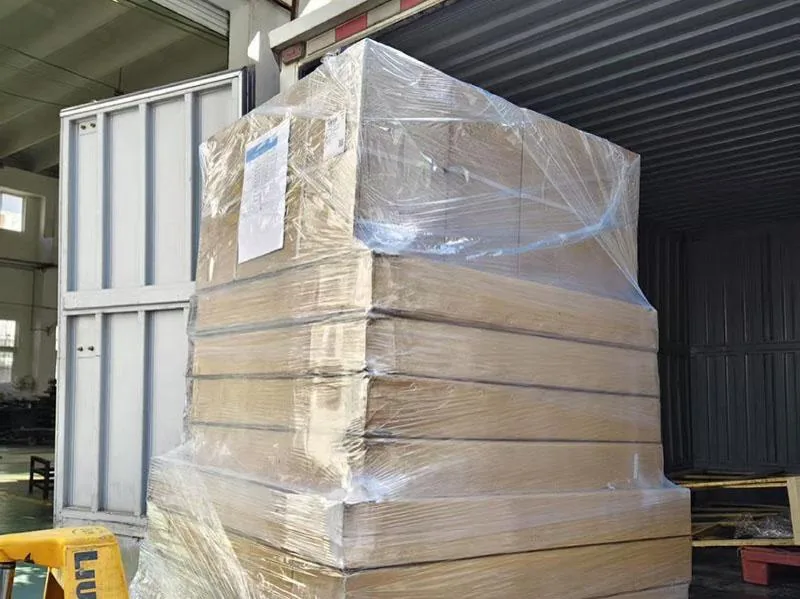 产品打包码托与集装箱发运
